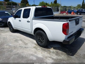 Nissan Frontier 4.0l Sv, снимка 3
