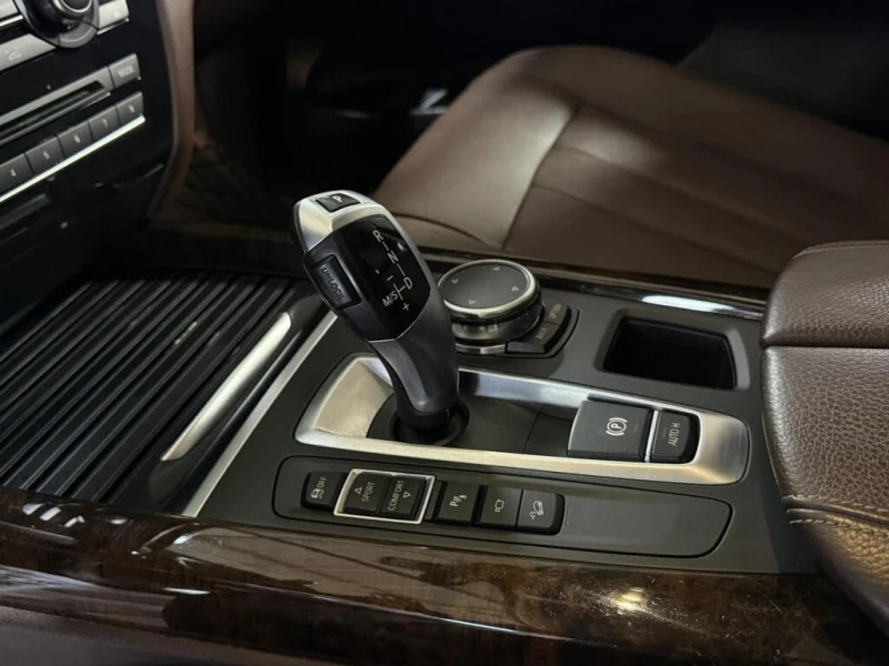 BMW X5 * АВТО КРЕДИТ* ЦЕНА ДО БГ * СЕРВИЗНА ИСТОРИЯ * , снимка 11 - Автомобили и джипове - 52515818