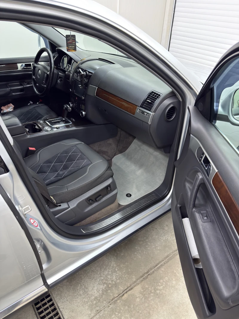 VW Touareg 5.0 TDI, снимка 5 - Автомобили и джипове - 53513789