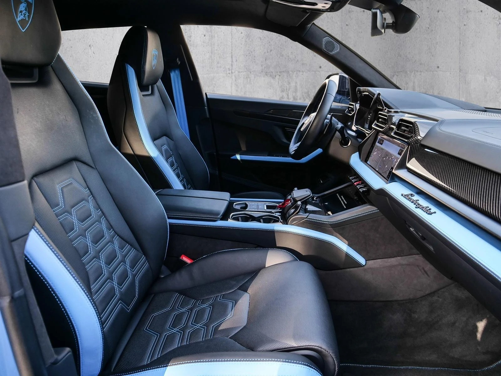 Lamborghini Urus SE HYBRID B&O CARBON , снимка 15 - Автомобили и джипове - 53740382