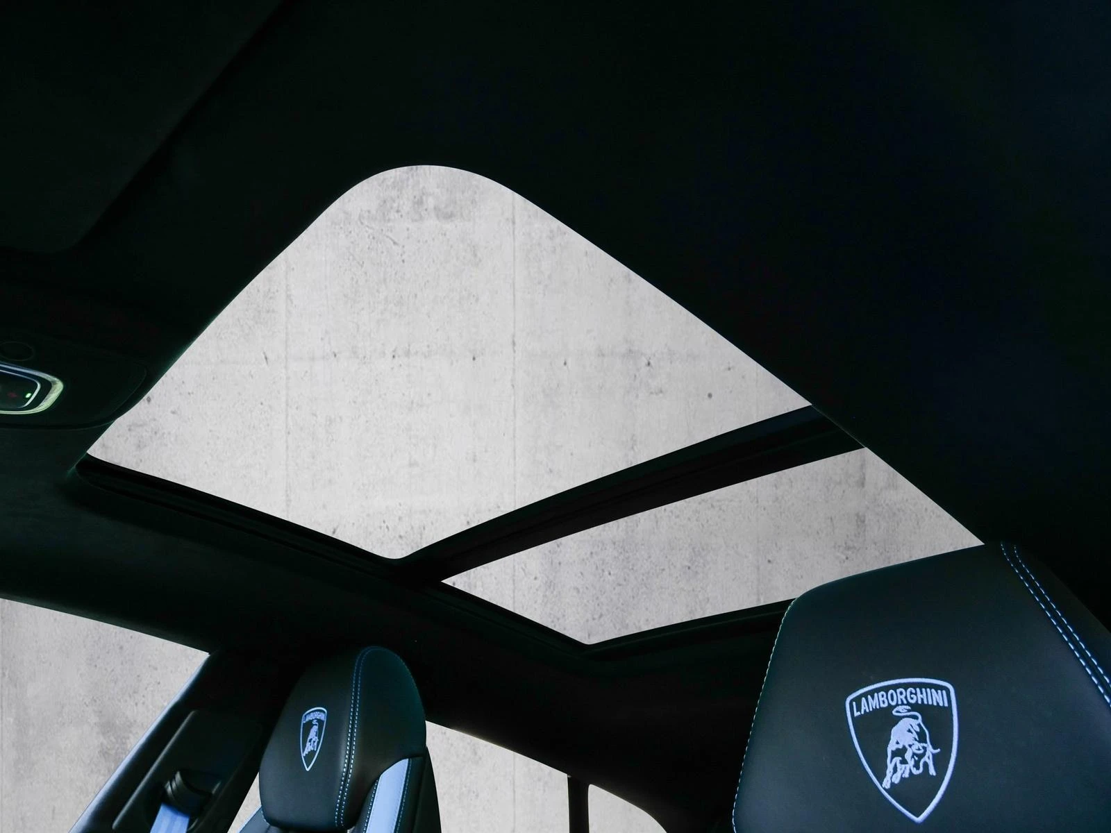 Lamborghini Urus SE HYBRID B&O CARBON , снимка 17 - Автомобили и джипове - 53740382