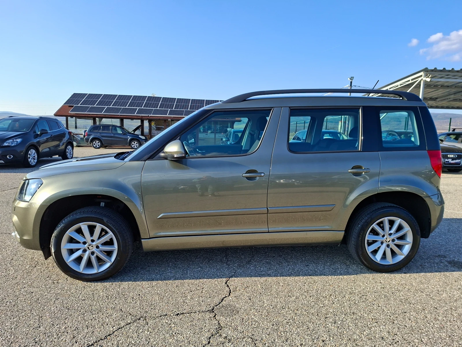 Skoda Yeti 1, 6 tdi, снимка 8 - Автомобили и джипове - 53740542