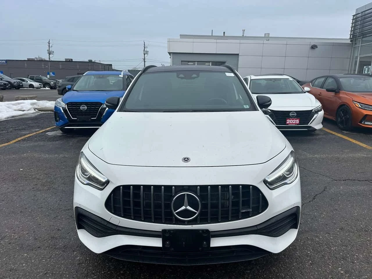Mercedes-Benz GLA * AMG 35 * CARFAX * ДИСТРОНИК* ДВА КЛЮЧА* , снимка 6 - Автомобили и джипове - 53751102
