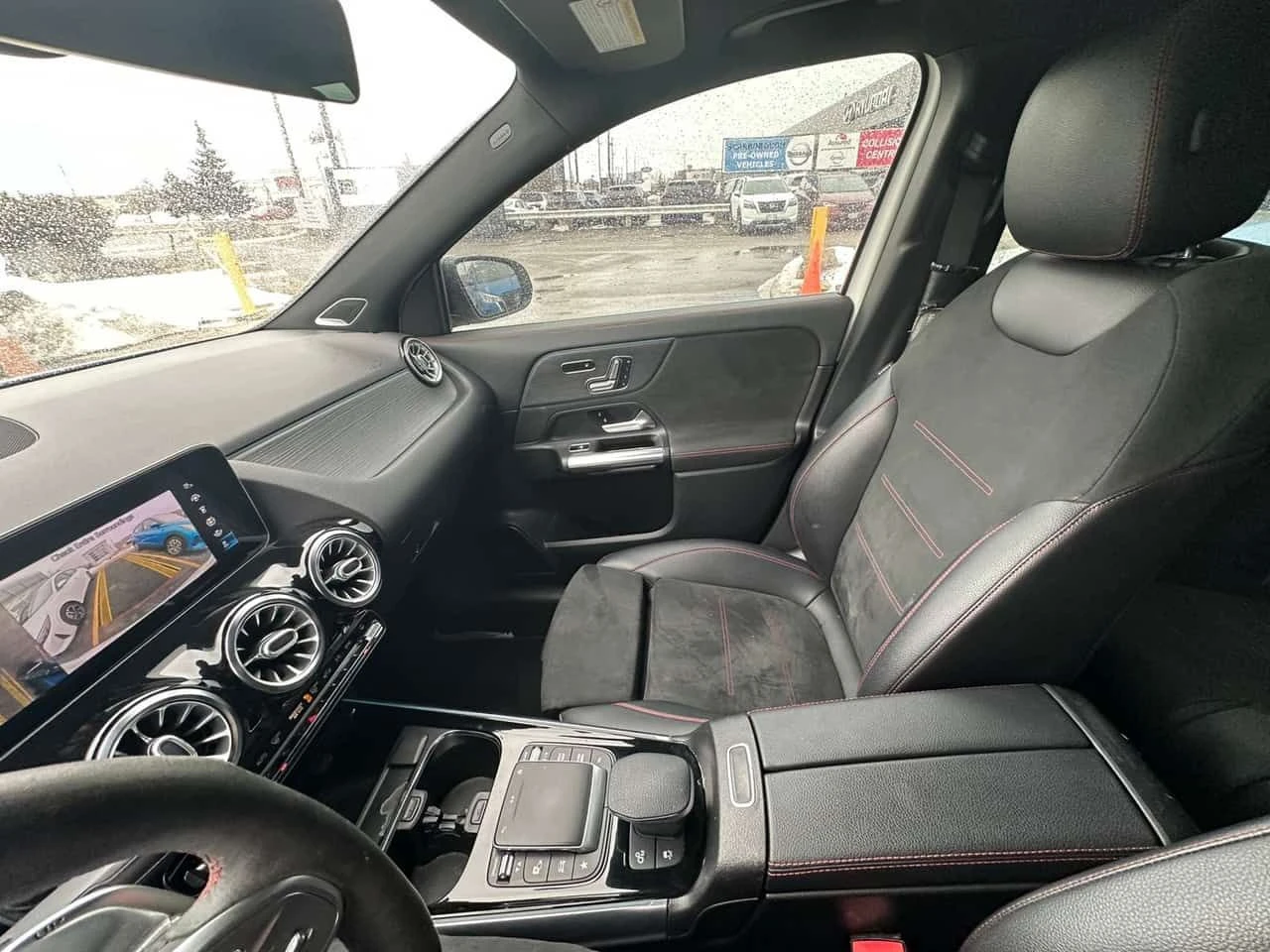 Mercedes-Benz GLA * AMG 35 * CARFAX * ДИСТРОНИК* ДВА КЛЮЧА* , снимка 16 - Автомобили и джипове - 53751102