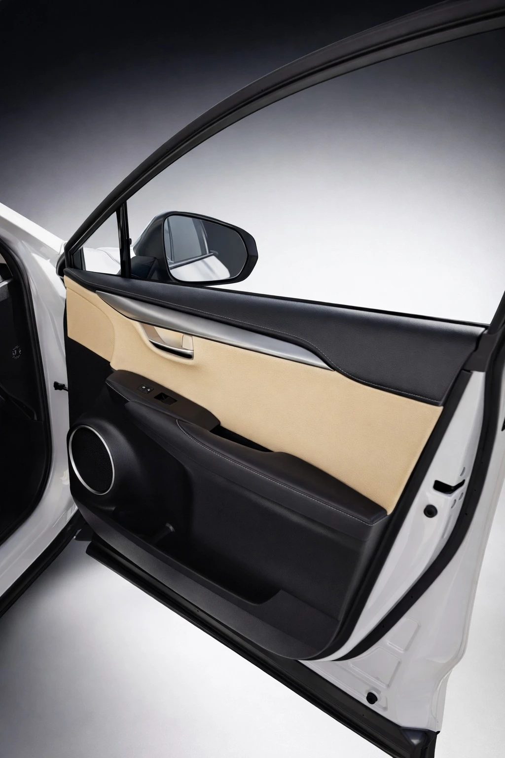 Lexus NX 300H, снимка 7 - Автомобили и джипове - 54069214