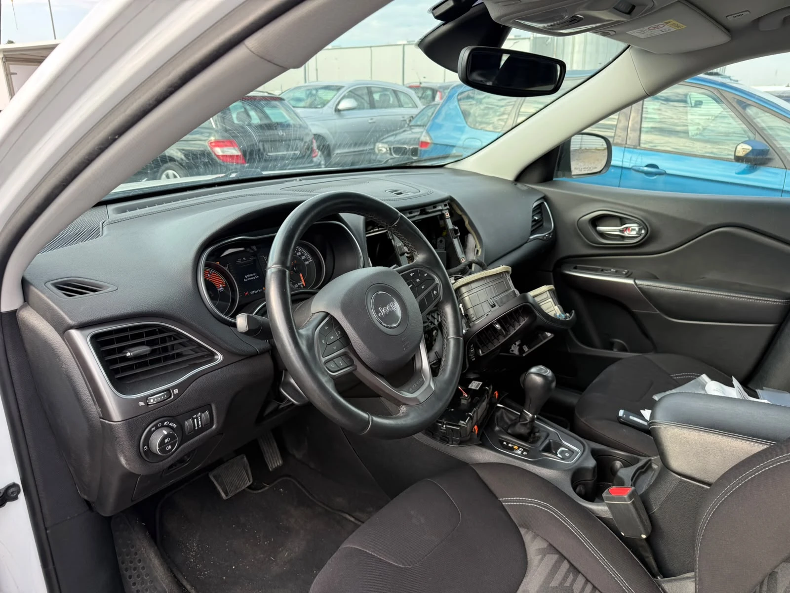 Jeep Cherokee 2.2d-200к.с Face Lift--На части---, снимка 8 - Автомобили и джипове - 55443843