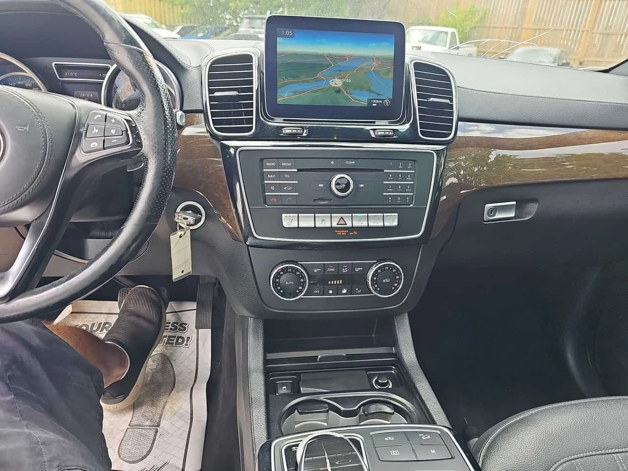 Mercedes-Benz GLS 450 4MATIC * AMG PACK* ДИСТРОНИК* 360 КАМЕРА* ПАНОРАМА, снимка 9 - Автомобили и джипове - 55614184