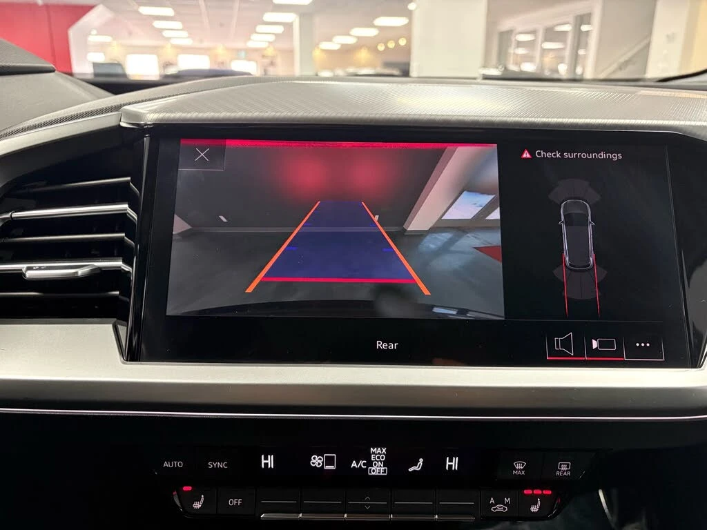Audi Q4 E-TRON* 2024* ТЕРМОПОМПА* DIS* LED* PANO* КРАЙНА Ц, снимка 11 - Автомобили и джипове - 56045821
