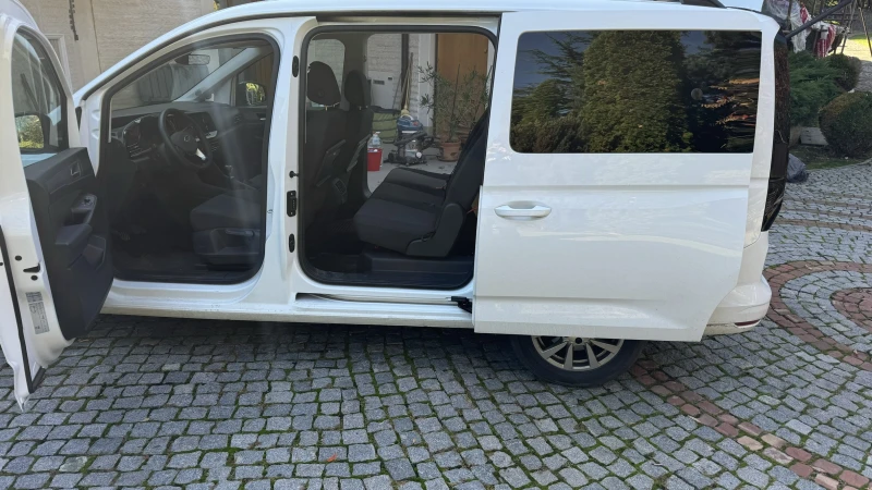 Ford Tourneo CONNECT, снимка 6 - Бусове и автобуси - 47574662