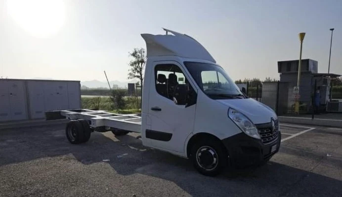 Renault Trafic 2.3dci дв.гума - изображение 2