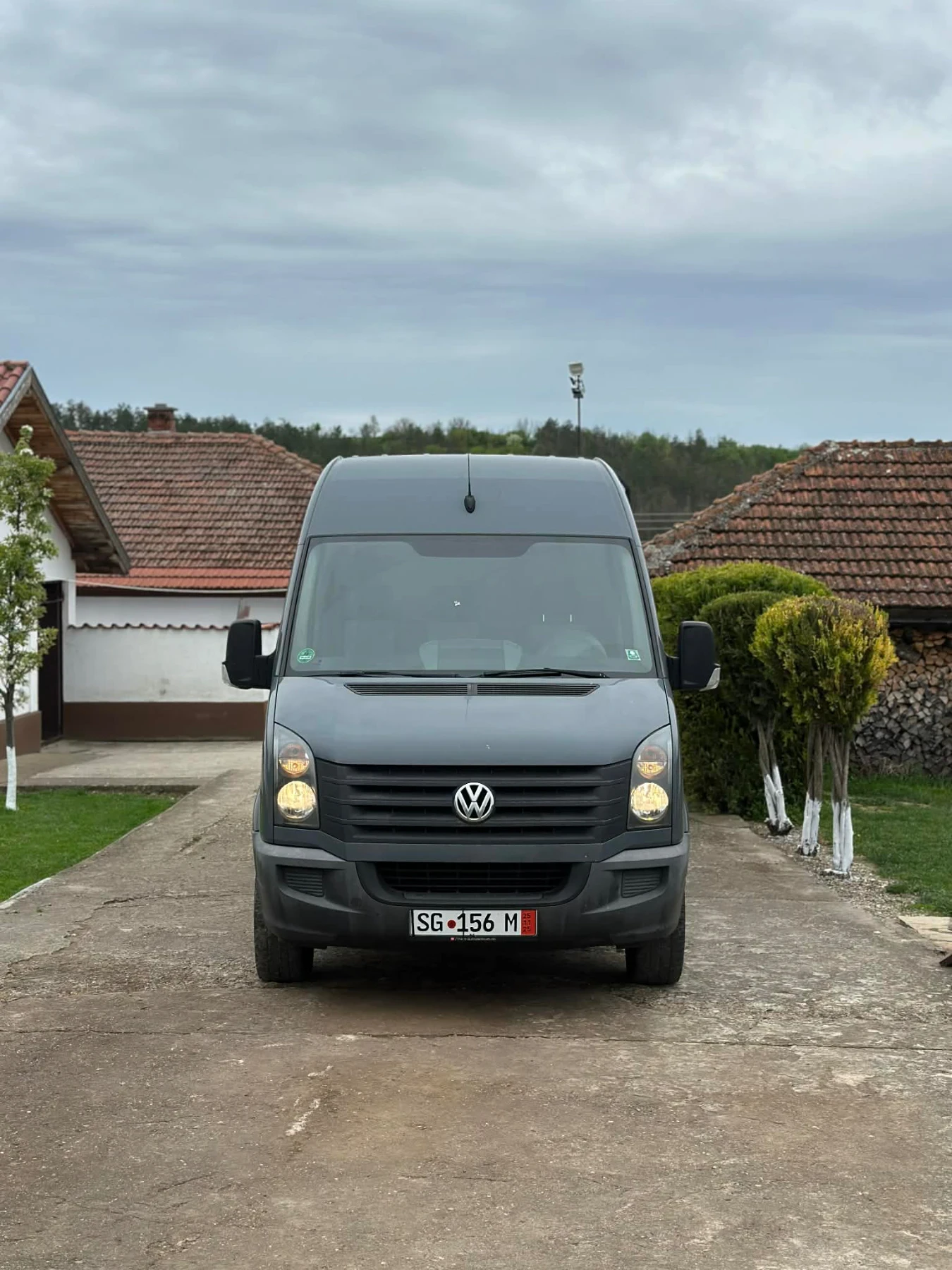 VW Crafter 2.0TDI , снимка 2 - Бусове и автобуси - 52433366