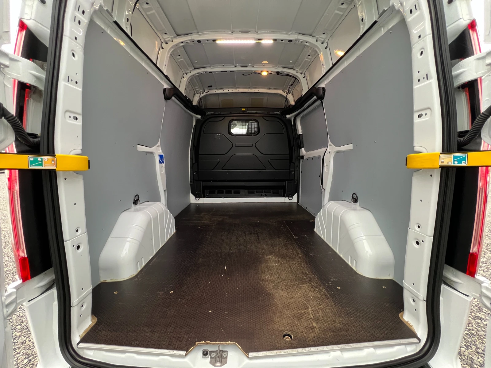 Ford Transit Custom 2.0TDCi ВИСОКА БАЗA/3-МЕСТЕН/LED/PDC/Серв. история, снимка 10 - Бусове и автобуси - 56079709