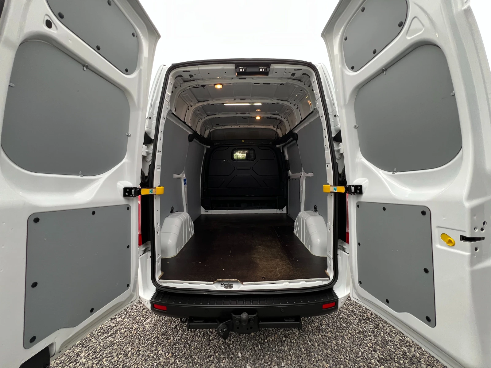 Ford Transit Custom 2.0TDCi ВИСОКА БАЗA/3-МЕСТЕН/LED/PDC/Серв. история, снимка 9 - Бусове и автобуси - 56079709