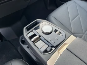 BMW iX xDrive40 = Sport Package = Гаранция, снимка 7