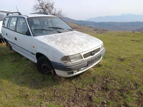 Opel Astra 1.6benzin 16V , снимка 1