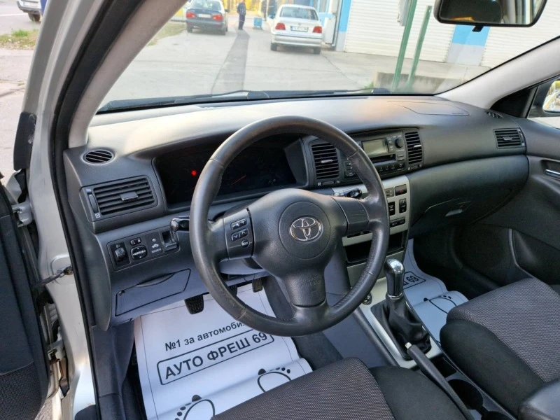 Toyota Corolla 1.4 D-4-D, снимка 13 - Автомобили и джипове - 42889256