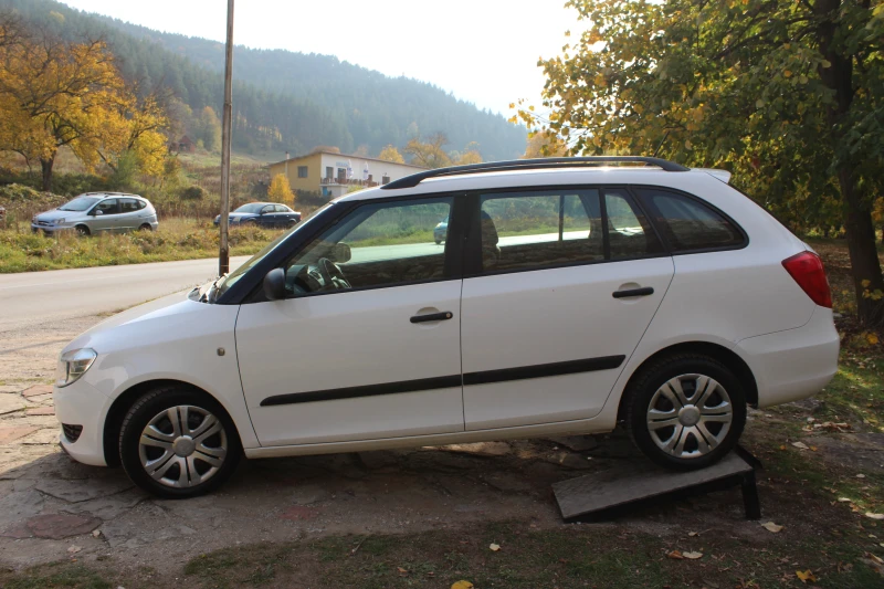 Skoda Fabia 1.2I Климатик , снимка 8 - Автомобили и джипове - 47403675