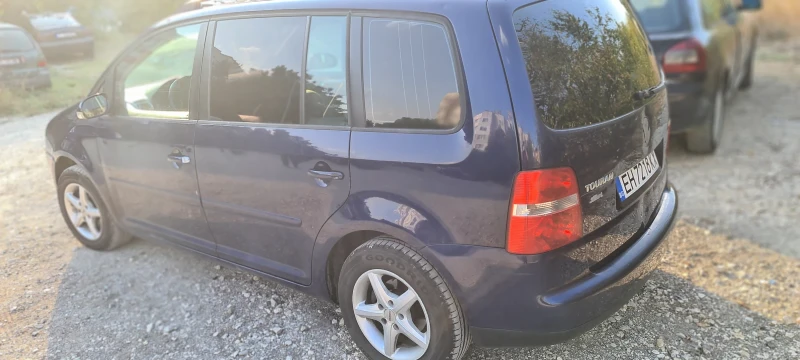 VW Touran, снимка 4 - Автомобили и джипове - 47323015