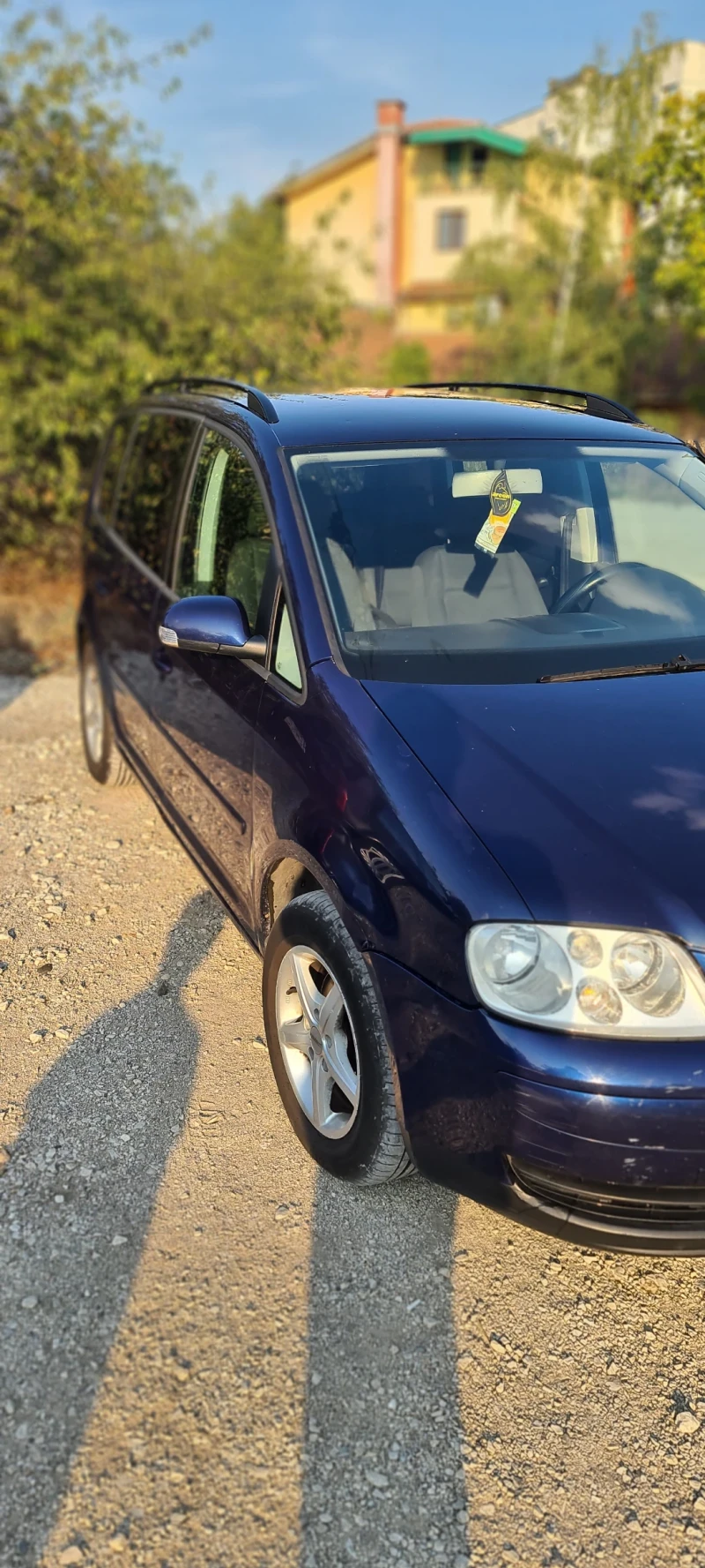 VW Touran, снимка 2 - Автомобили и джипове - 47323015