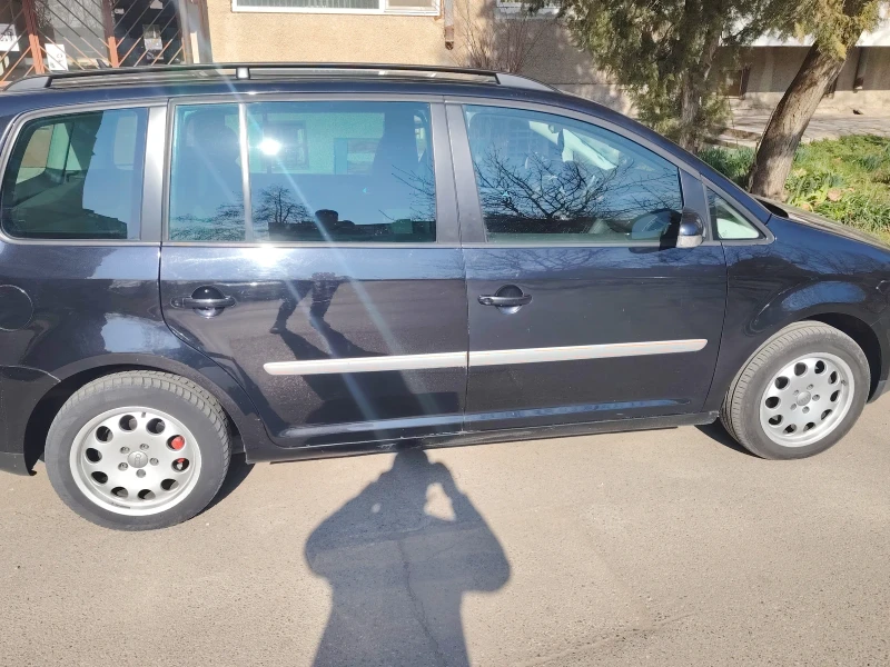 VW Touran, снимка 4 - Автомобили и джипове - 49082404