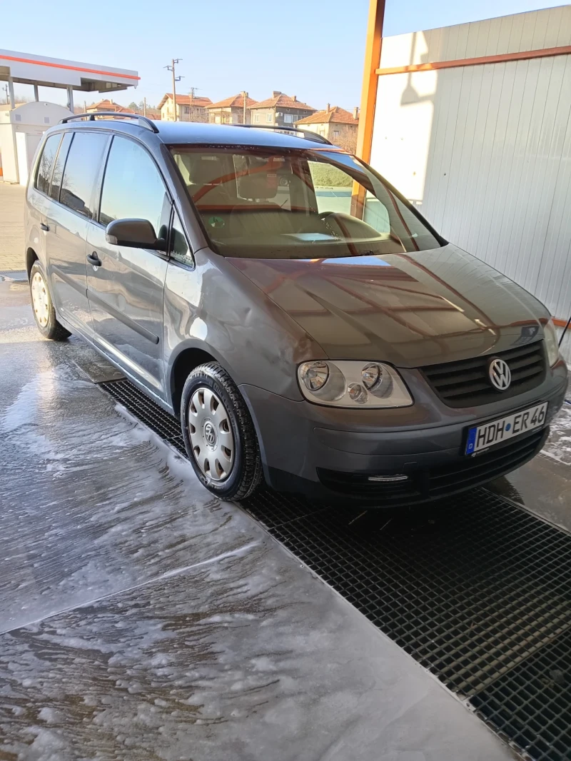 VW Touran, снимка 4 - Автомобили и джипове - 49089925