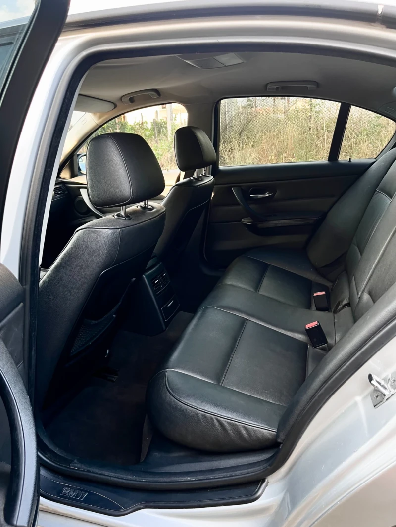 BMW 320, снимка 8 - Автомобили и джипове - 51273875