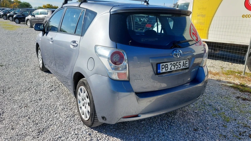 Toyota Verso 1.8i ГАЗ, снимка 4 - Автомобили и джипове - 52266736