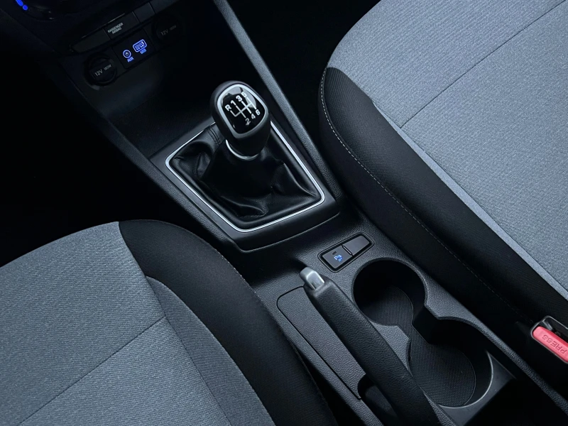 Hyundai I20 1.1CRDi Euro6 ПРОЧЕТИ ОПИСАНИЕТО, снимка 10 - Автомобили и джипове - 52345569