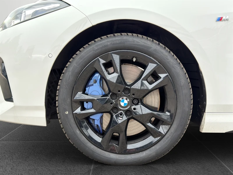 BMW M135 xDrive, снимка 5 - Автомобили и джипове - 52380304