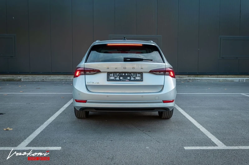 Skoda Octavia 2.0 TDI, снимка 3 - Автомобили и джипове - 52561485