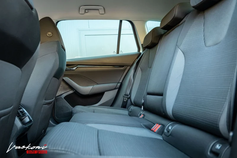 Skoda Octavia 2.0 TDI, снимка 11 - Автомобили и джипове - 52561485