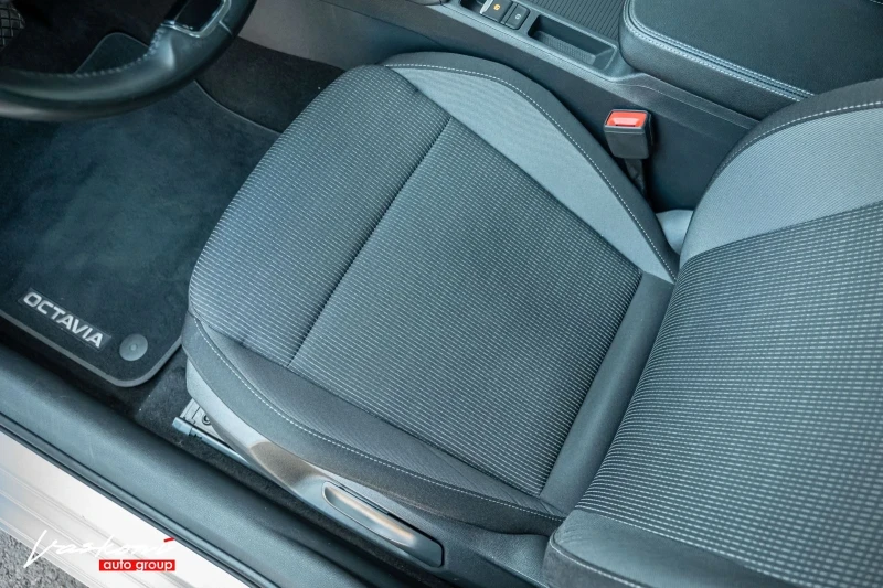 Skoda Octavia 2.0 TDI, снимка 10 - Автомобили и джипове - 52561485