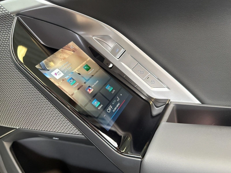 BMW i7 eDrive50/M-SPORT/HEAD UP/SKY LOUNGE/B&W/360/, снимка 15 - Автомобили и джипове - 52616759