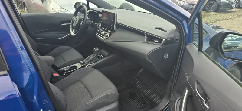 Toyota Corolla 1.8i hybrid 105 хил.км , снимка 10 - Автомобили и джипове - 52848279