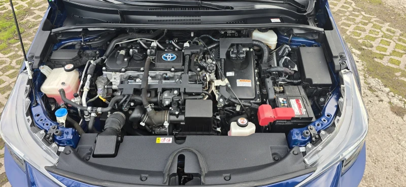 Toyota Corolla 1.8i hybrid 105 хил.км , снимка 15 - Автомобили и джипове - 52848279