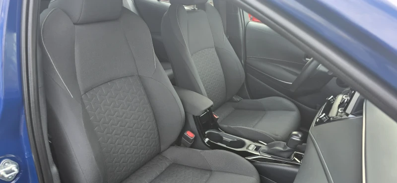 Toyota Corolla 1.8i hybrid 105 хил.км , снимка 11 - Автомобили и джипове - 52848279