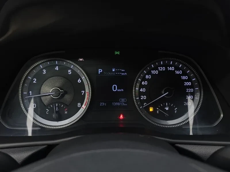 Hyundai Sonata  2.0 Premium, снимка 8 - Автомобили и джипове - 55802580