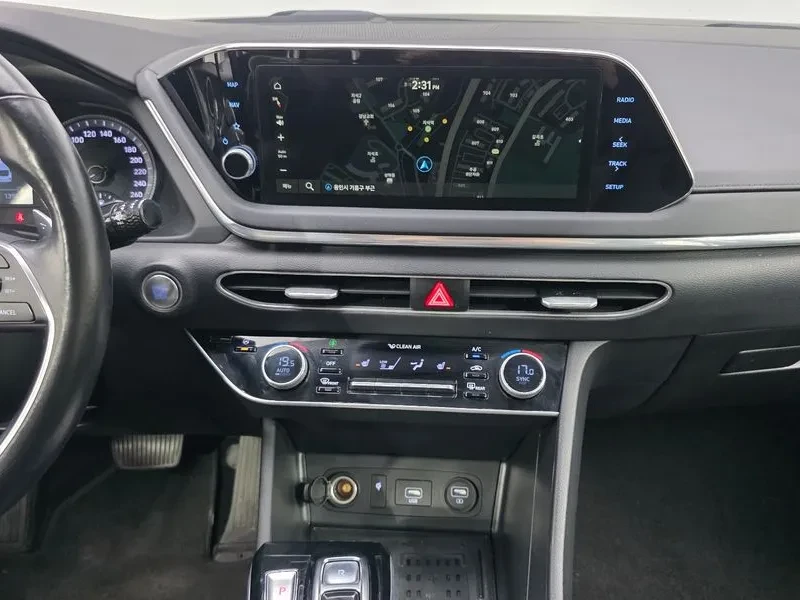 Hyundai Sonata  2.0 Premium, снимка 14 - Автомобили и джипове - 55802580