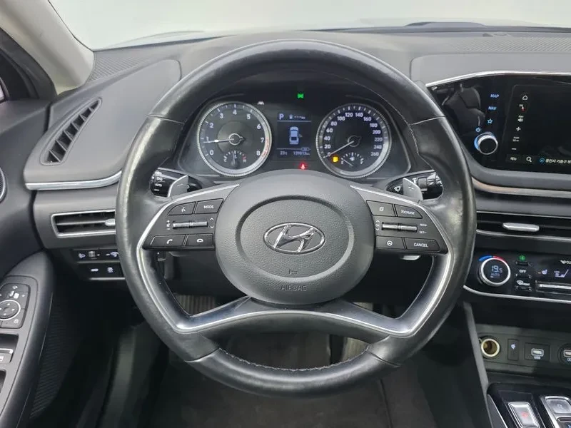 Hyundai Sonata  2.0 Premium, снимка 13 - Автомобили и джипове - 55802580