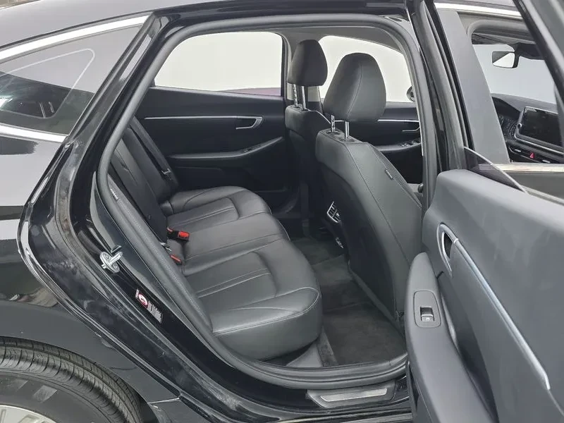 Hyundai Sonata  2.0 Premium, снимка 11 - Автомобили и джипове - 55802580