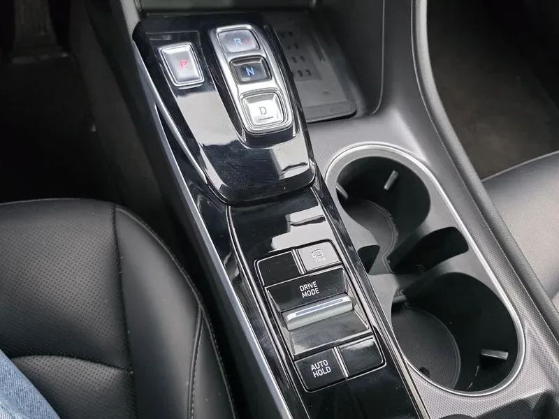 Hyundai Sonata  2.0 Premium, снимка 9 - Автомобили и джипове - 55802580