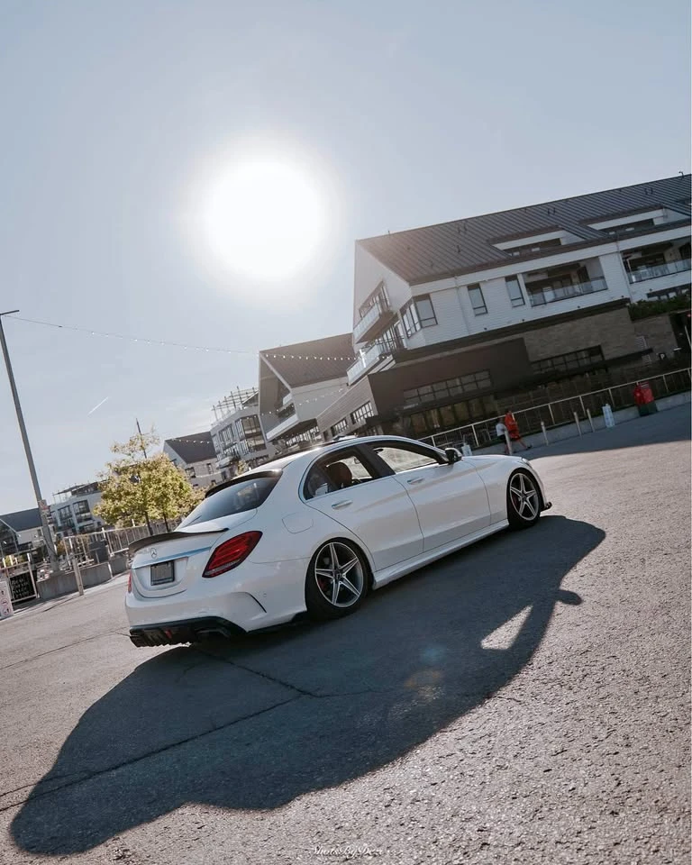 Mercedes-Benz C 300 STARLIGHT / DISTRONIC / CARFAX / АВТОКРЕДИТ , снимка 3 - Автомобили и джипове - 55898650