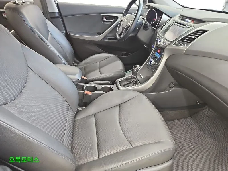 Hyundai Elantra 1.6GDI , снимка 7 - Автомобили и джипове - 56325298