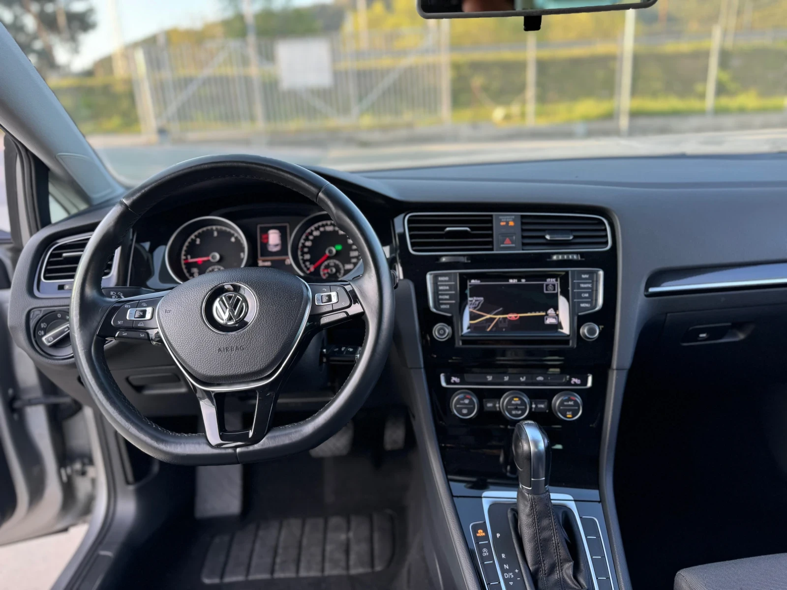 VW Golf Golf 7 / Navi / Avtomat - изображение 9