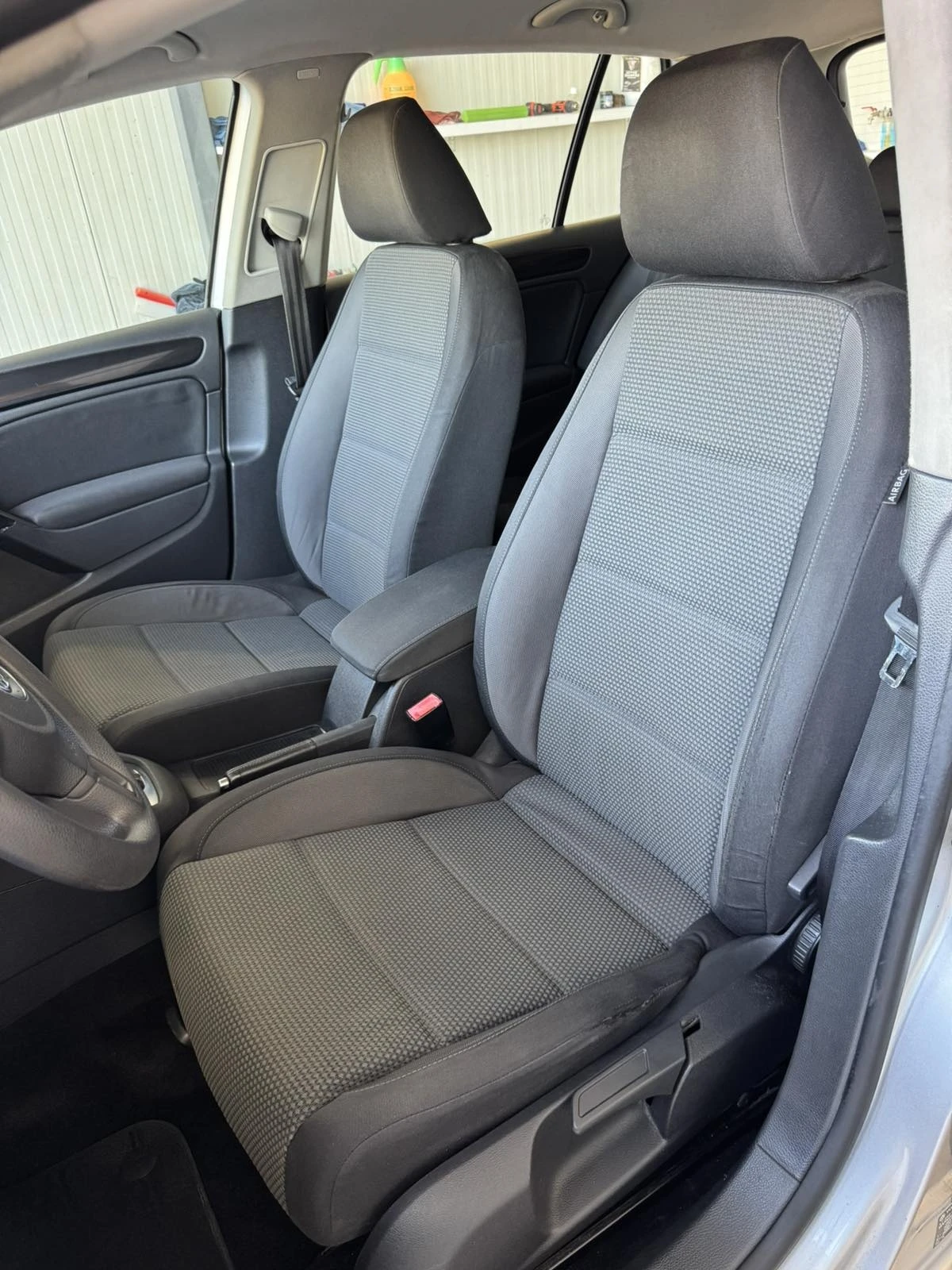 VW Golf 1.6 TDI Автоматик  - изображение 7