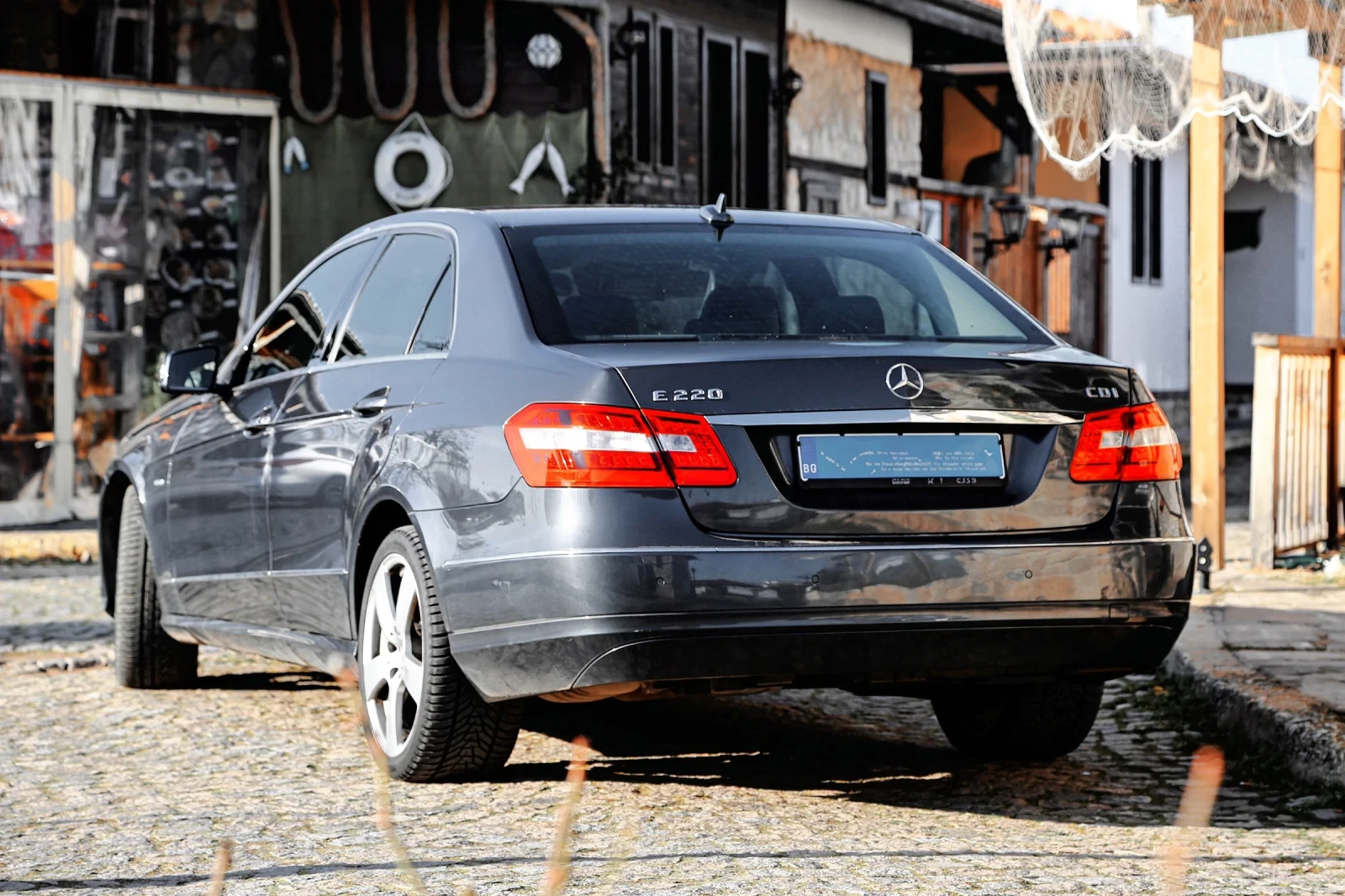 Mercedes-Benz E 220  - изображение 5