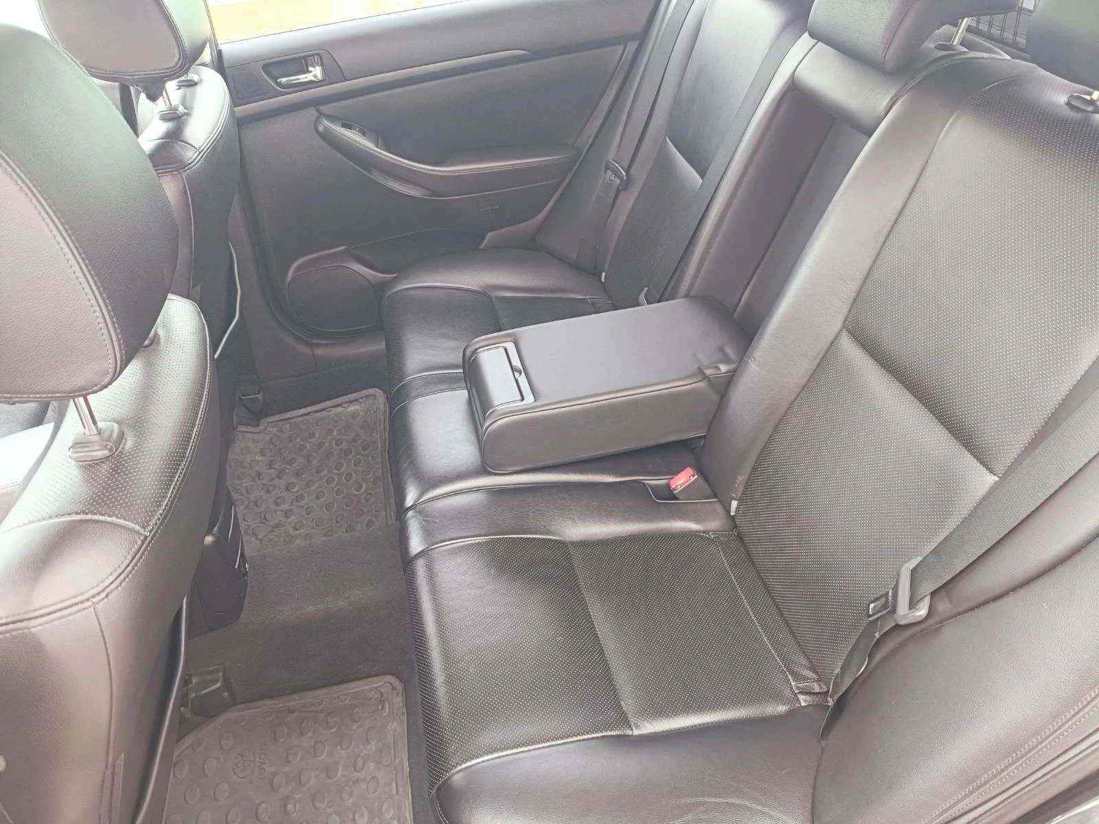 Toyota Avensis | Mobile.bg � ����������� 12