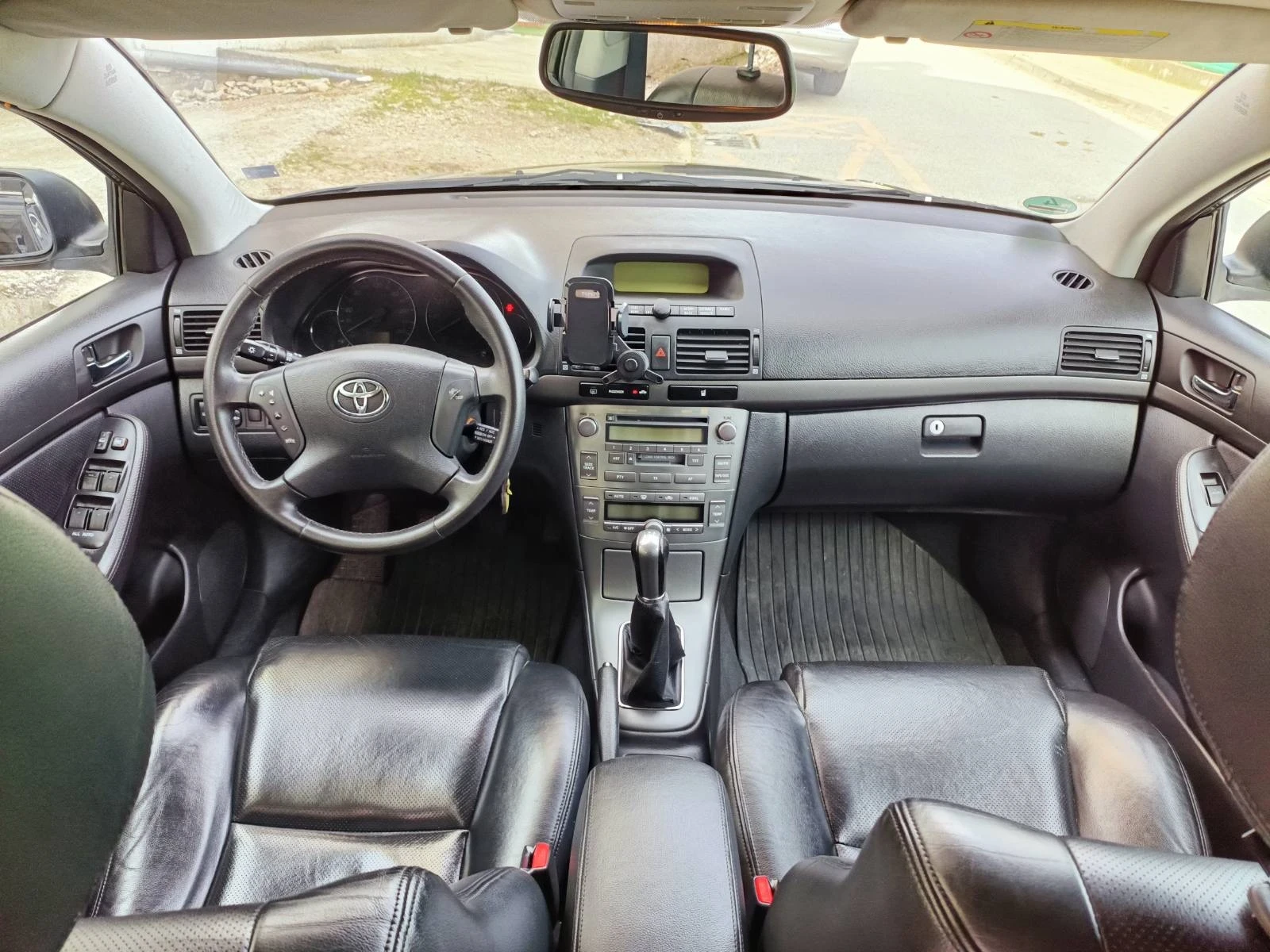 Toyota Avensis  - изображение 8