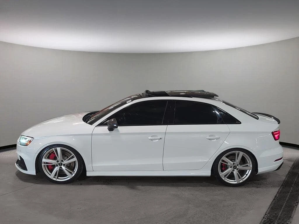 Audi Rs3 2.5 TFSI* quattro* AвтоКредит * (ЦЕНА ДО БГ), снимка 3 - Автомобили и джипове - 54002677