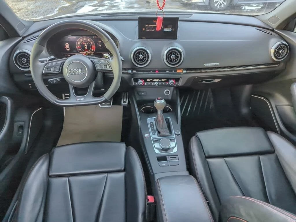 Audi Rs3 2.5 TFSI* quattro* AвтоКредит * (ЦЕНА ДО БГ), снимка 16 - Автомобили и джипове - 54002677